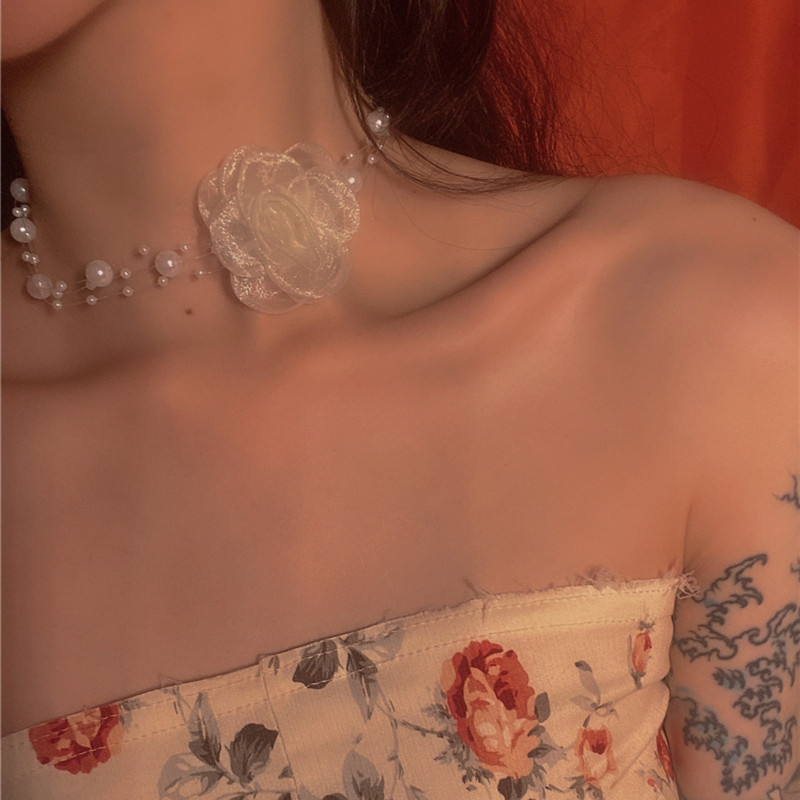 French Sweet Retro Oil Painting Female Literary Fishing Line Rose Necklace