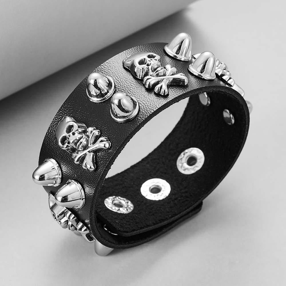 Round Rivet Gothic Bracelet Hip Hop Dark Skull Head Leather Bracelet