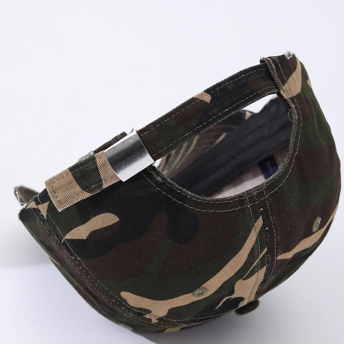The New Camouflage Multi-color Patched Embroidered 77 Sun-protective Casual Style Bowler Cap With Curved Brim Is Suitable For Outdoor Couples' Outings And Stree