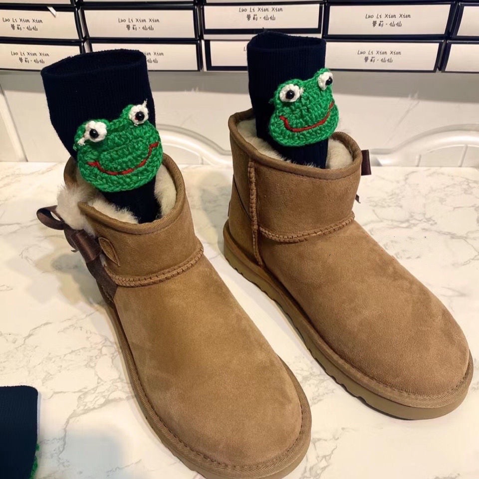 Small Frog Women's Socks In The Tube Fashion Green Tide Frog Socks