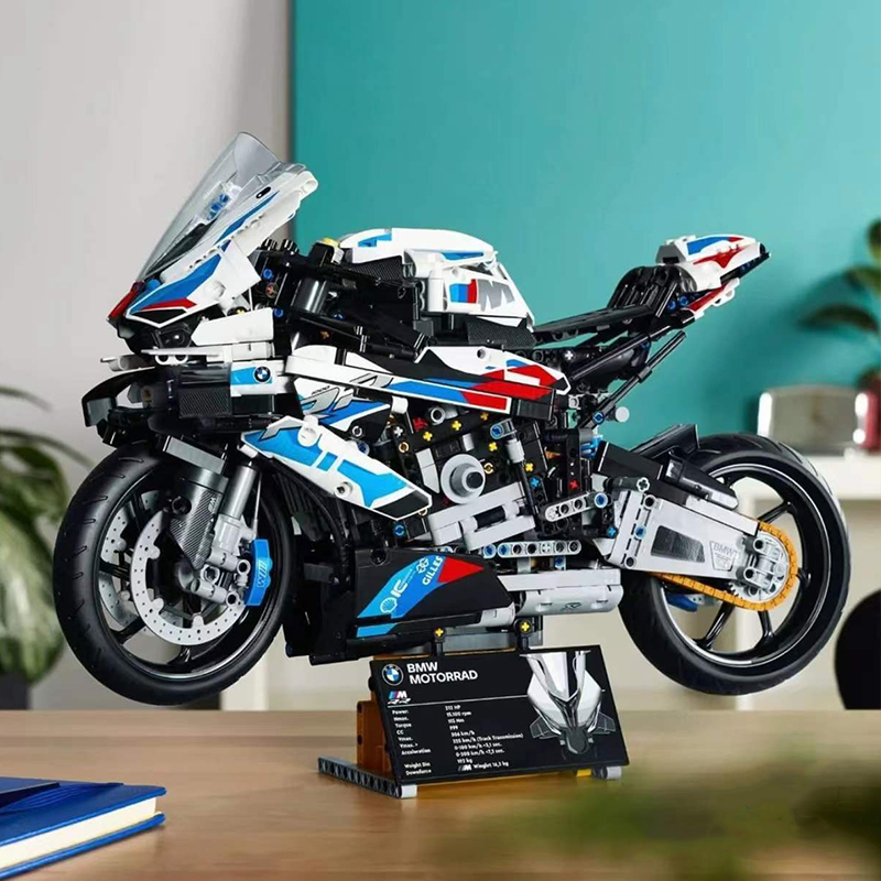 The BMW m1000rr