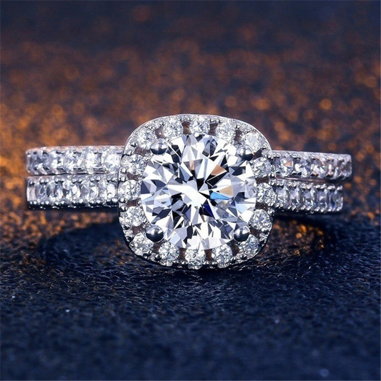 New Style Square Inlaid Zircon Ring