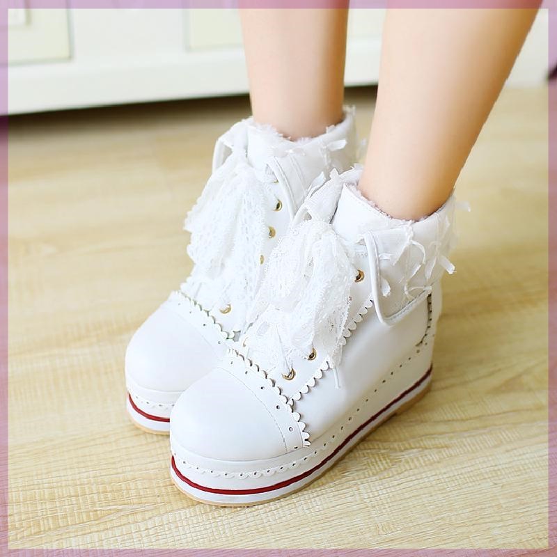 Title 4, Foot Curb Lace-up enkellaarzen met sleehak en k...