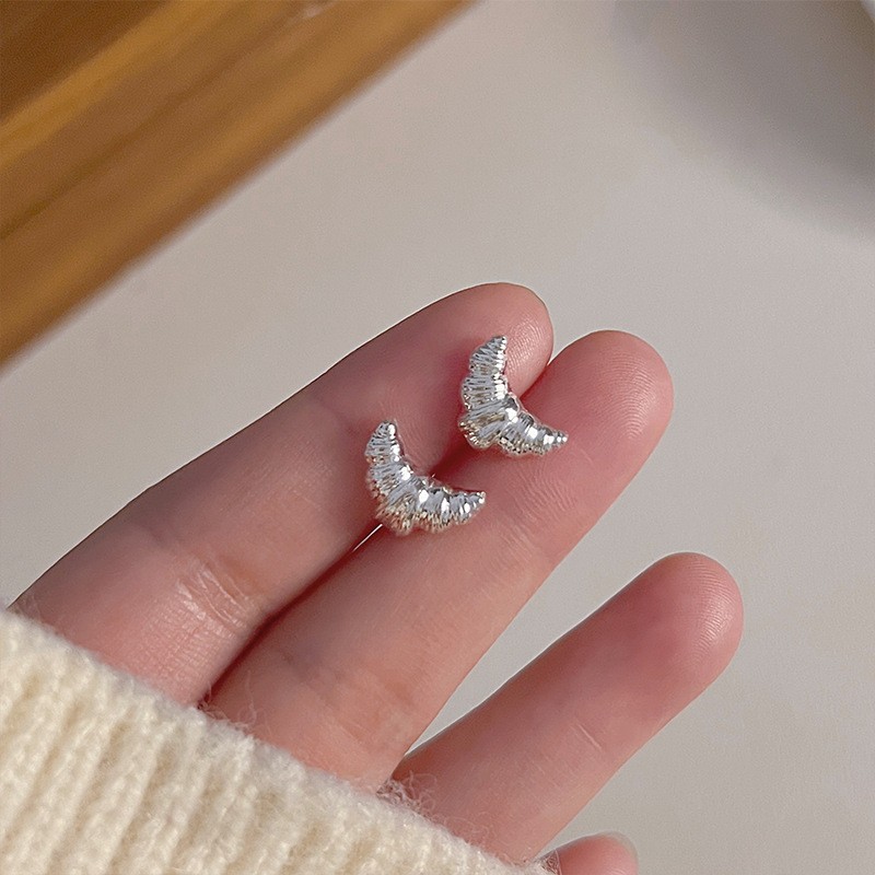 High-end Niche Silver Metal Earrings Ladies Fashion Jewelry