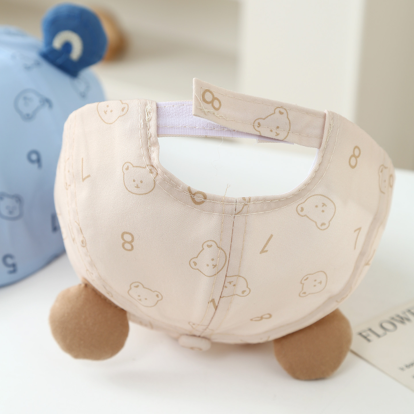 Children's Three-dimensional Cartoon Teddy Bear Gooh With Letter Prints Featuring A Bear's Ears. It Is Cute And Fashionable With A Beret Hat. Suitable For Going Out, Exercising And Traveling.