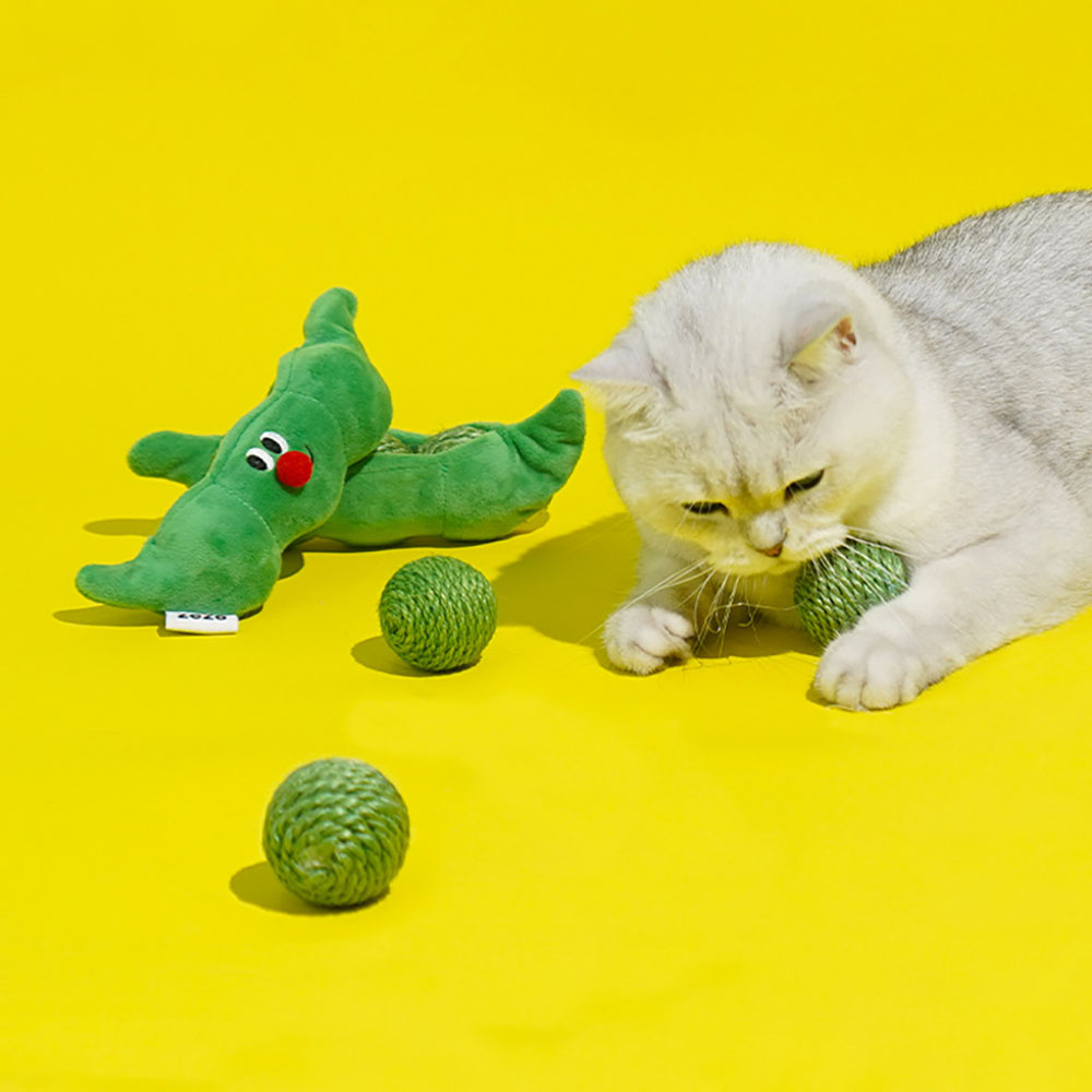 Three cat toy balls with sisal rope scratching and chew features, interactive play for indoor kittens with rustling sound and pea pod storage, great for training and hunting.