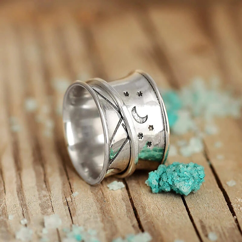 Star And Moon Pattern Rotatable Ring