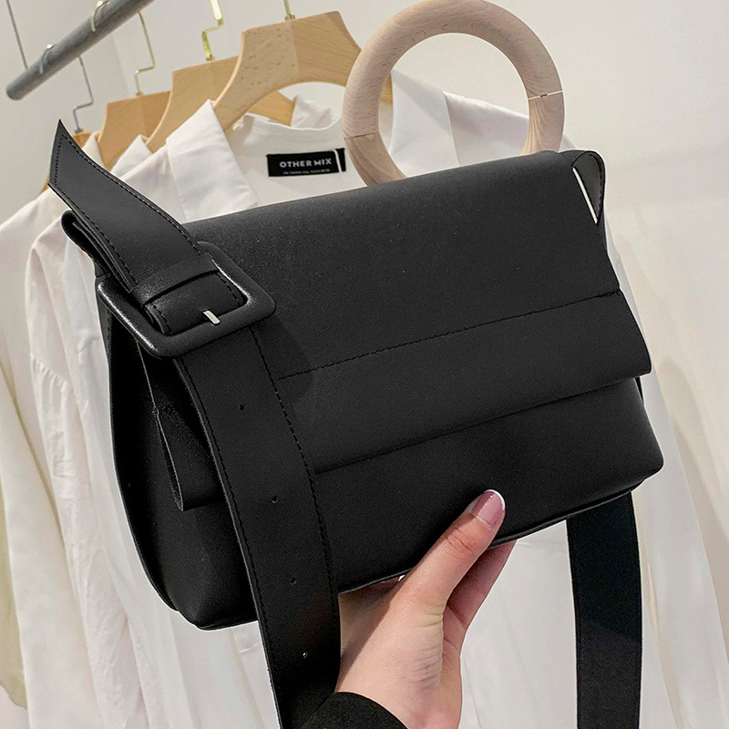 New Retro Fashion Wide Shoulder Strap One-shoulder Messenger Bag