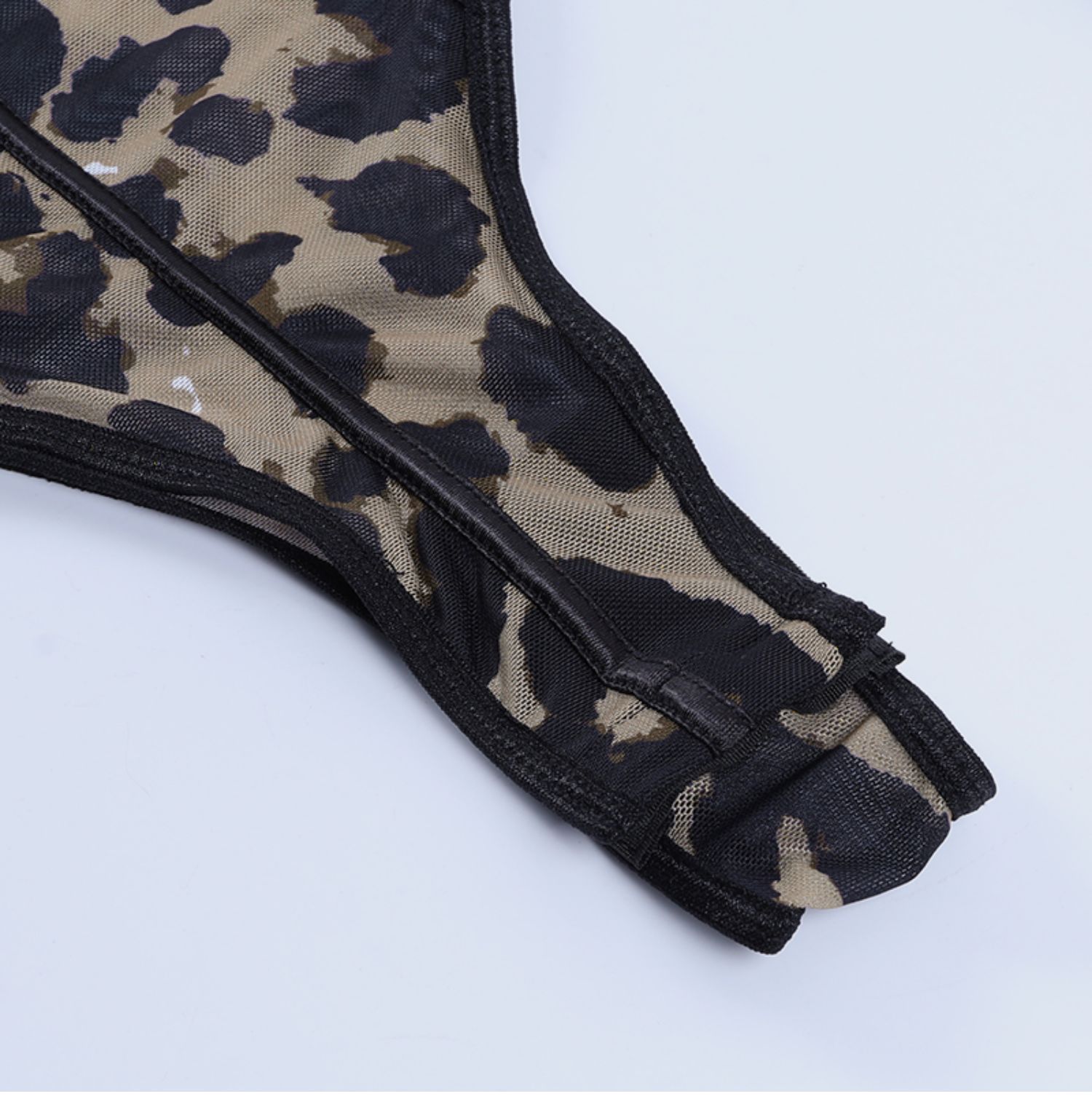 Title 9, Vintage Leopard Print One-piece Bottoming Shirt