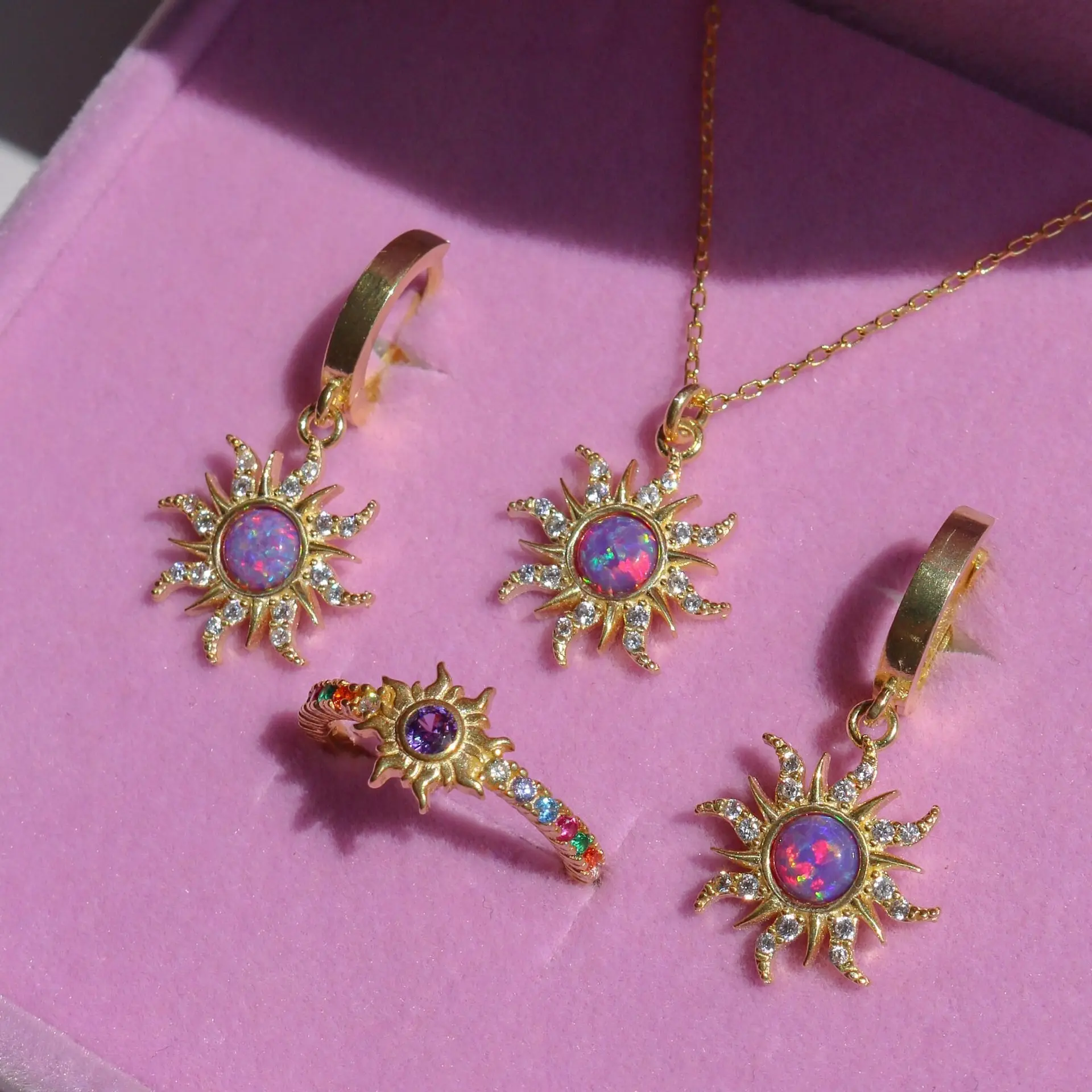 Vintage Dopamine Necklace With Opal Pendant