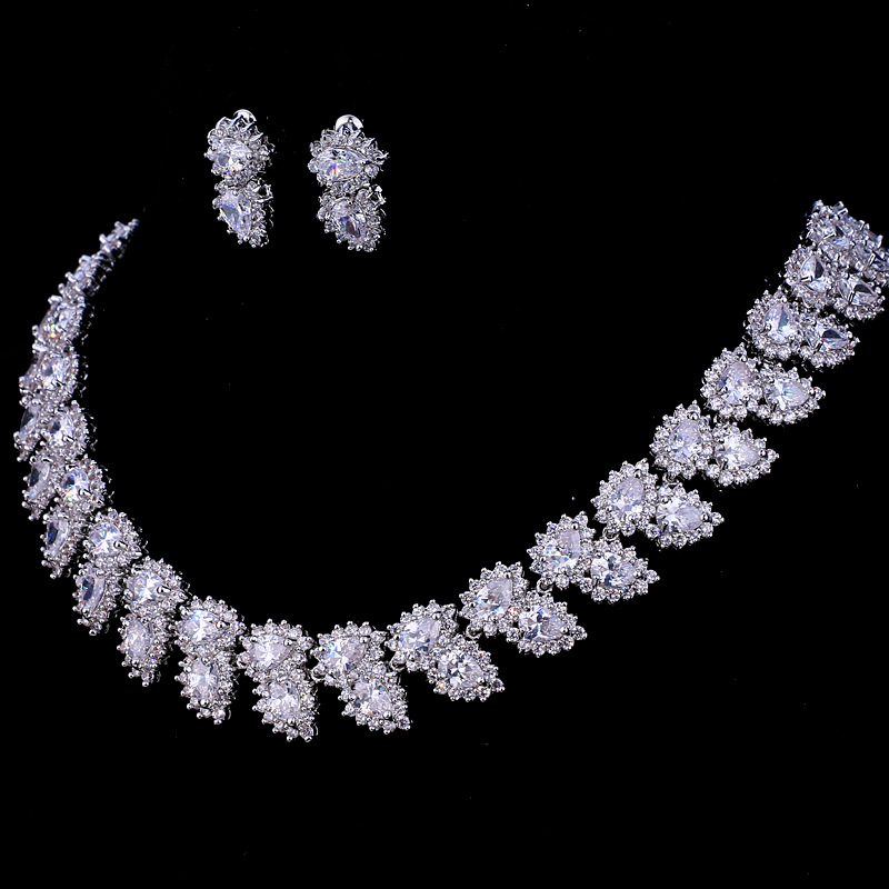 Women's Fashion Zirconia Leaf Necklace Earrings Set