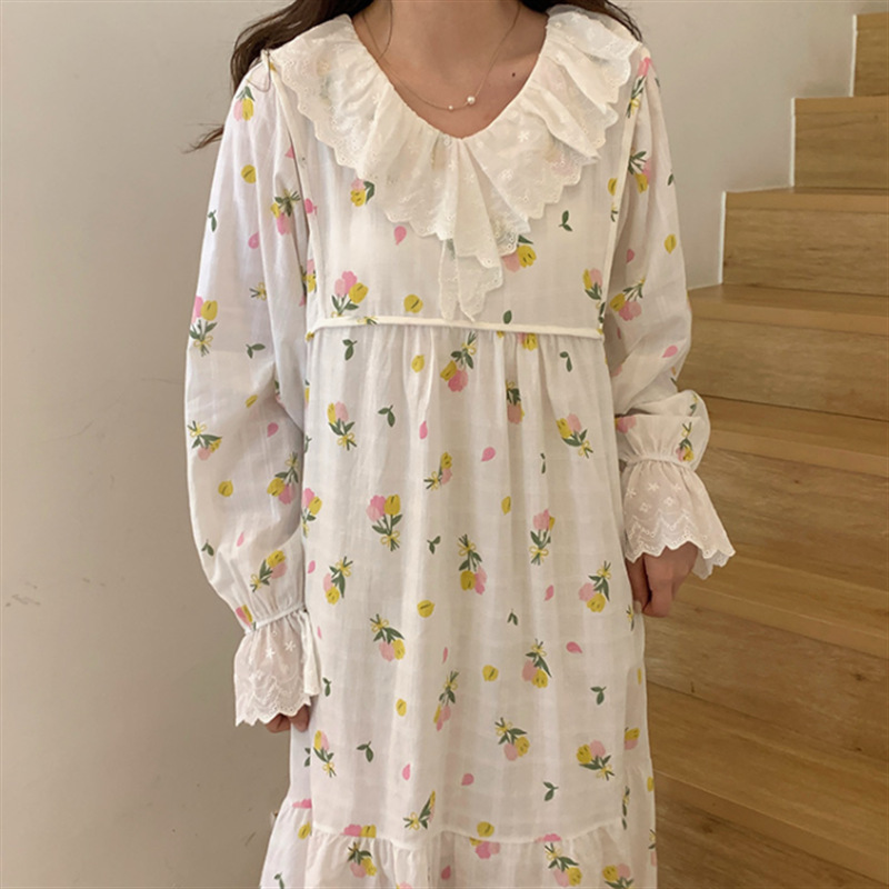 Title 2, Sweet Floral Ruffle V-Neck Nightdress