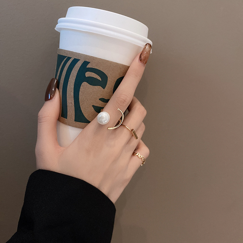 Fashion Simple Women's Metal Pearl Ring Set