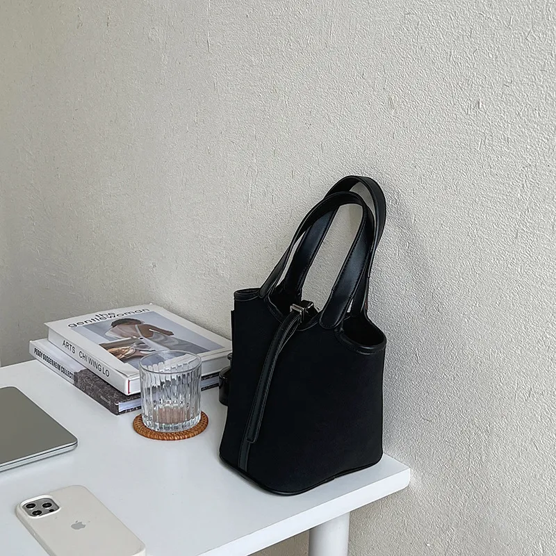 Women's Fashion Temperament Large Capacity Handbag Shoulder Bag - Black