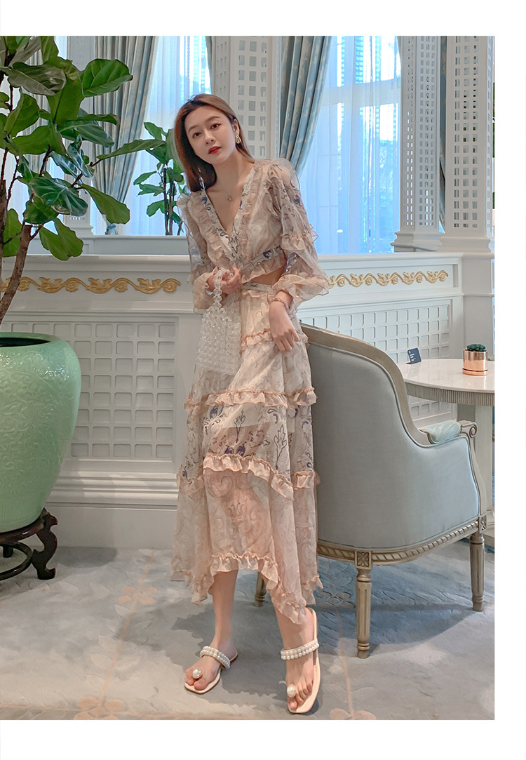 Temperament V-neck Waist Slim Holiday Chiffon Dress