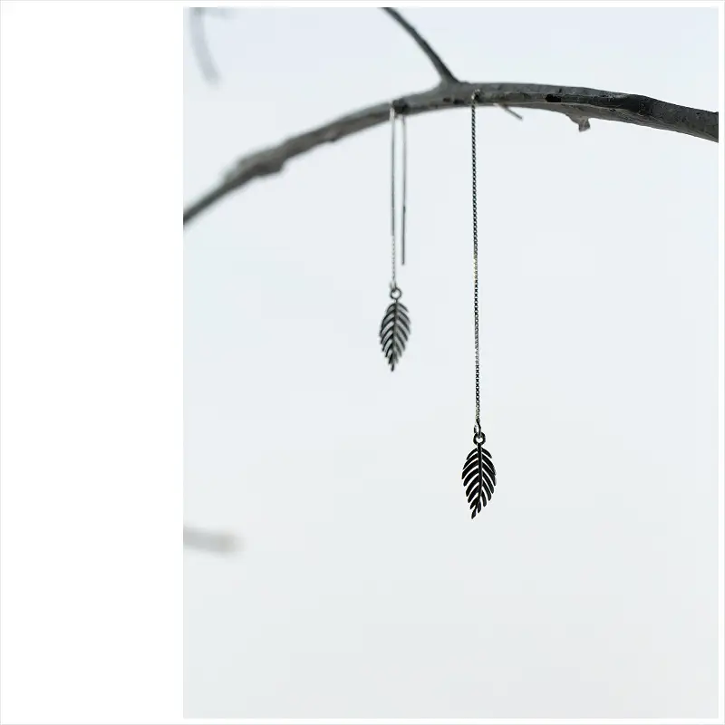 Sweet Leaves And Simple Ear Line