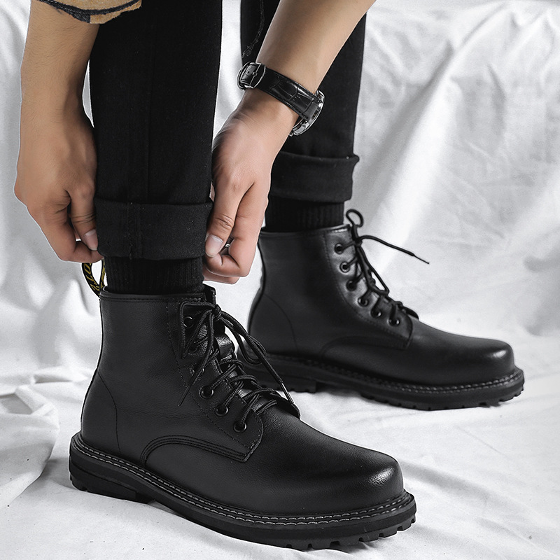 حذاء مارتن رجالي عالي من الجلد الأسود