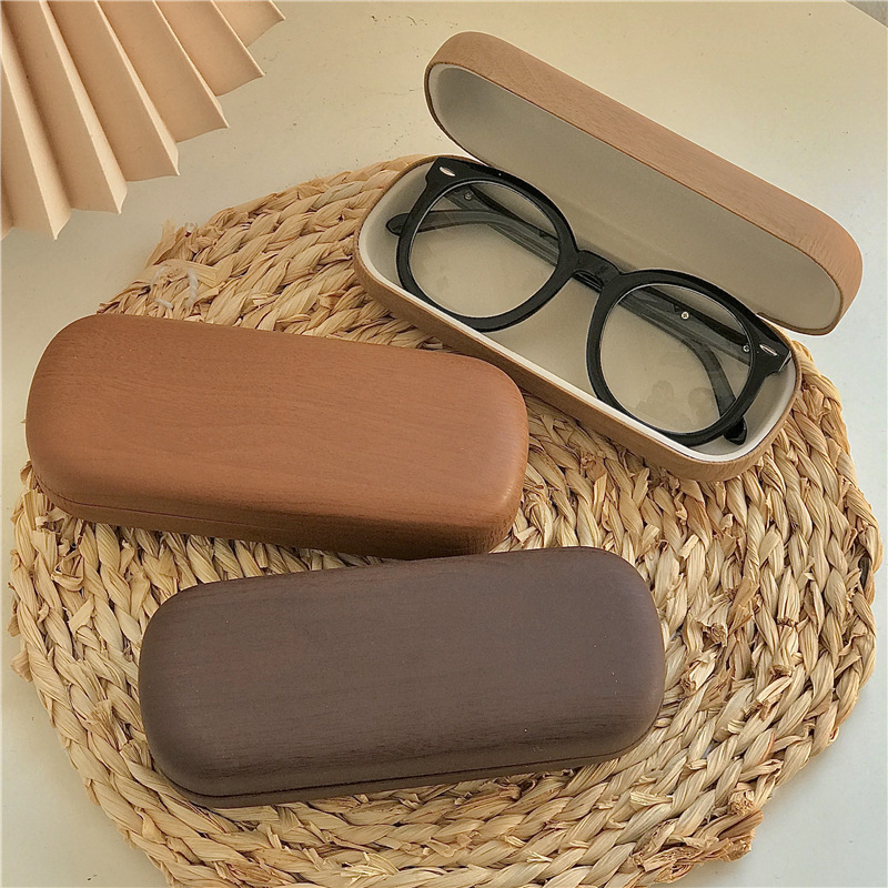 Title 3, Literari Vood Grain Glasses Case Student