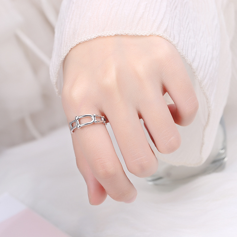 Fashion U-shaped Horseshoe Round Buckle Ring