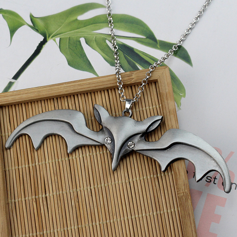 Halloween Animal Bat Wing Diamond Necklace (Picture color)