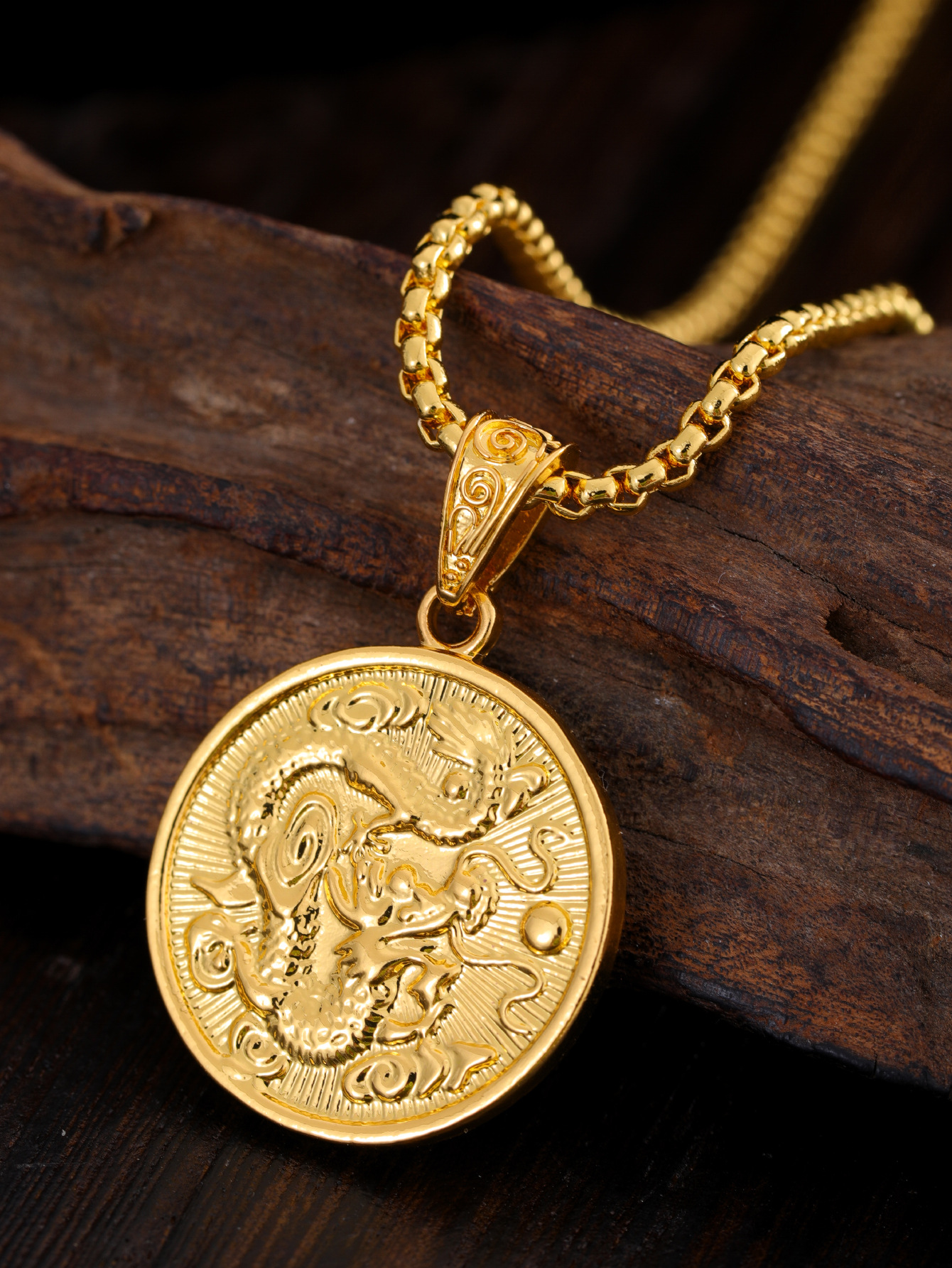 Retro Titanium Steel Jewelry – Round Silver Tone Dragon Pendant