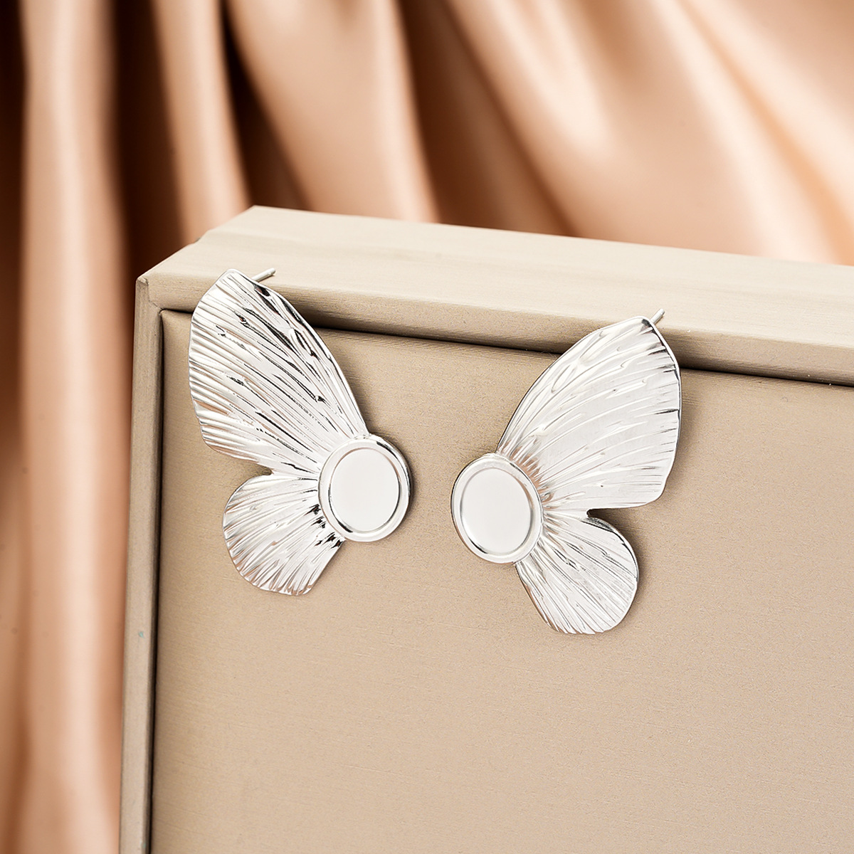 Style 14-1 Pair preview