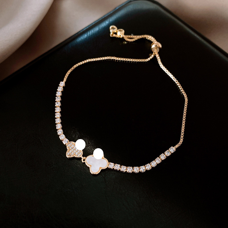European American Zircon Love Heart Bangle Premium Elegant Bracelet Chic Unique Trendy Wrist Accessory