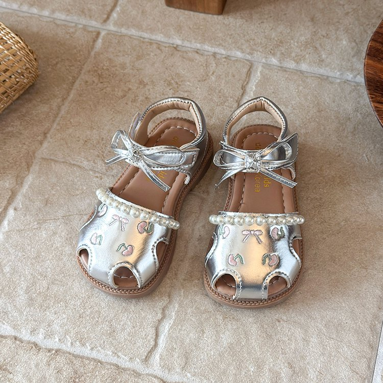2026 Summer New Girls' Sandals, Pastoral Style With Delicate Embroidery, Sweet Closed-toe Hollow-out Soft Sole Pearl Princess Shoes — foto 3