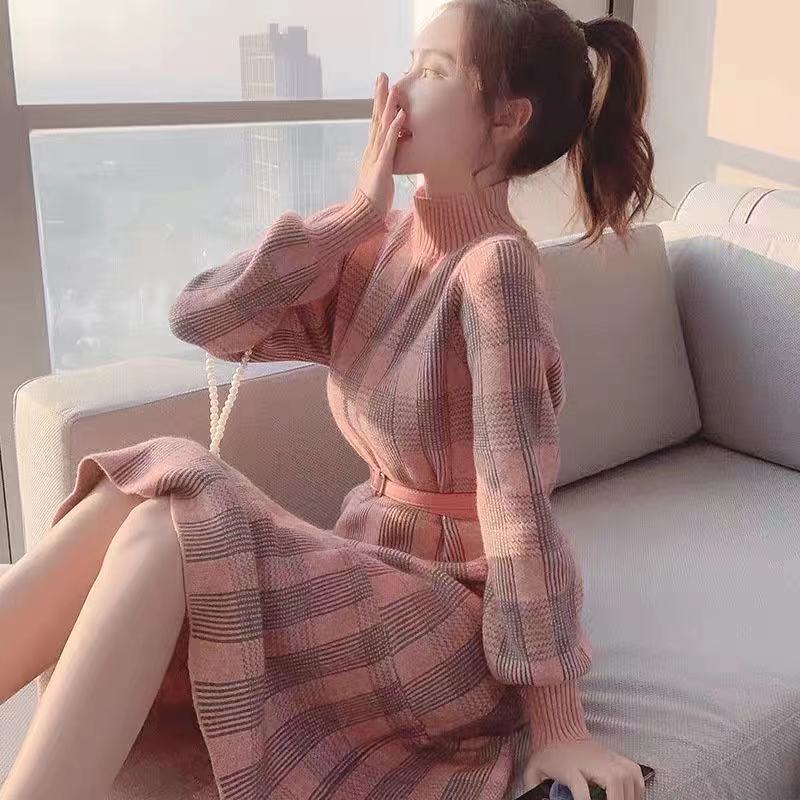 Women's Mid-length Contrast Color Sweater Skirt