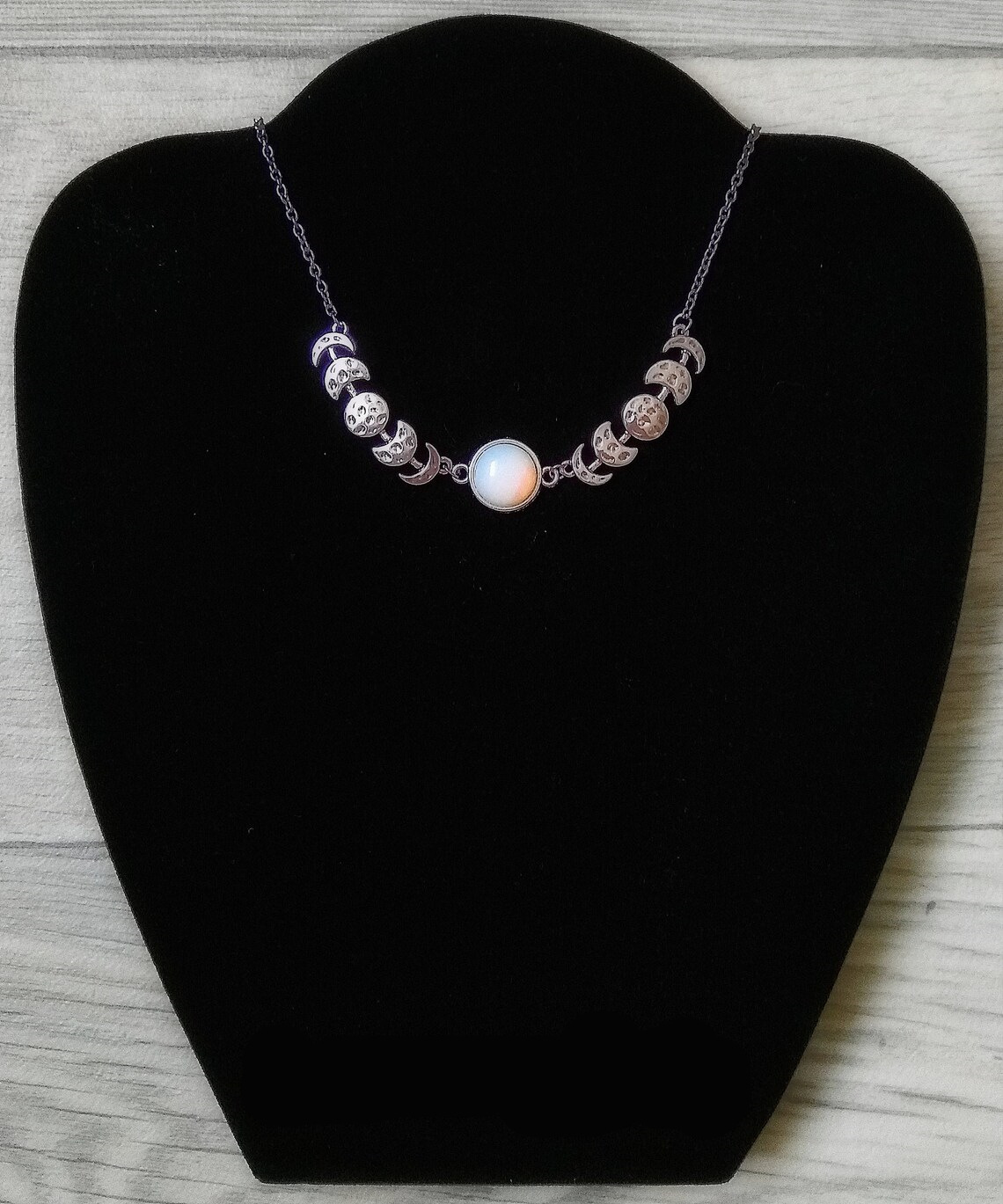 Title 4, Ladies New Fashion Opal Necklace