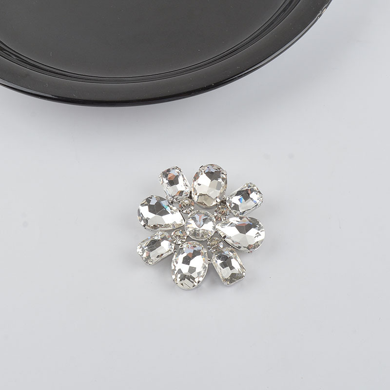 Retro Exaggerated Oversized Crystal Flower Collar