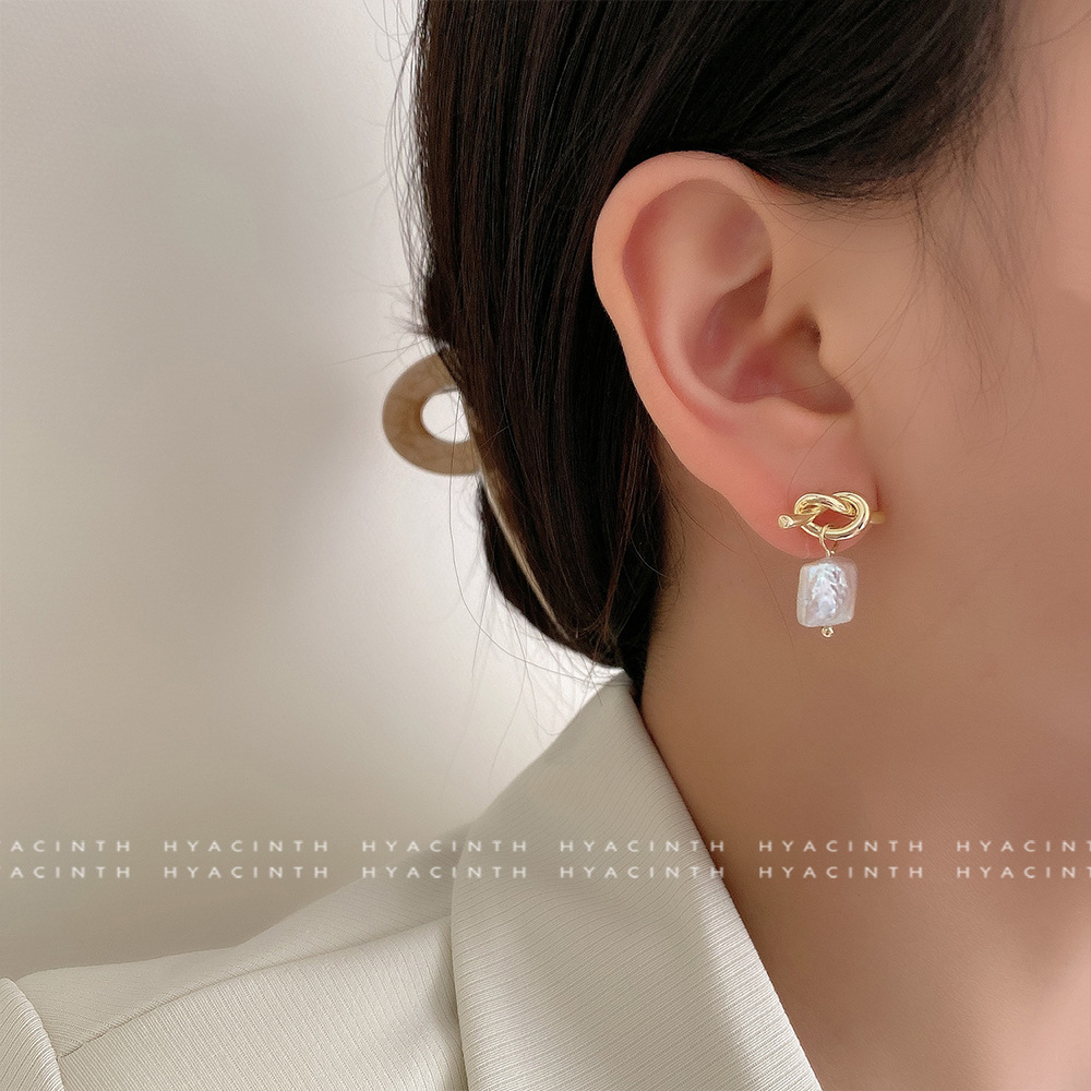 South Korea's Dongdaemun Popular Knotted Earrings Natural Freshwater Pearl Temperament Simple Earrings Ear Jewelry Female