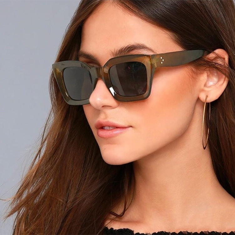 Title 4, Fashion Retro Simple Square Sunglasses