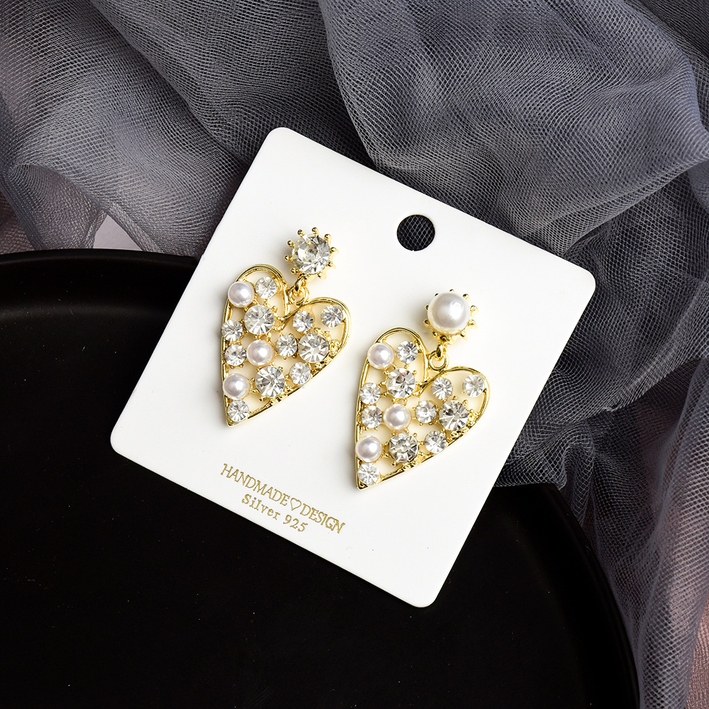 New Popular Temperament Hollow Love Earrings