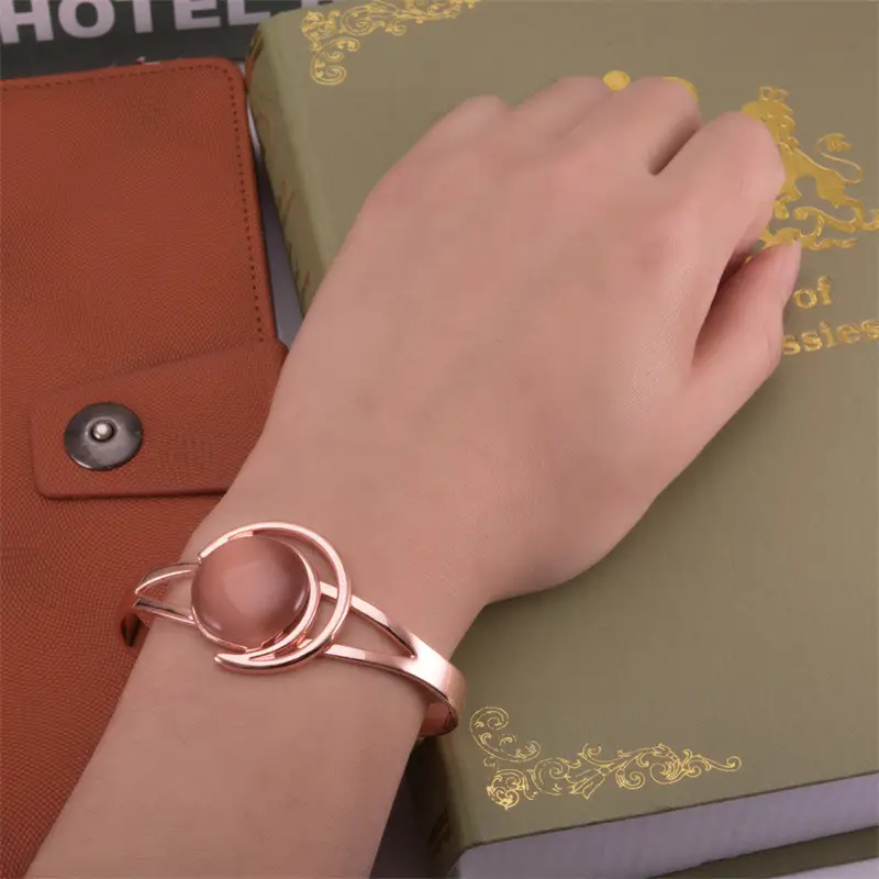 Women's Vintage Magnet Bronze Bracelet