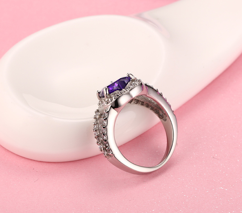 Titanium Steel Inlaid Stone Ladies Ring Fashion Models