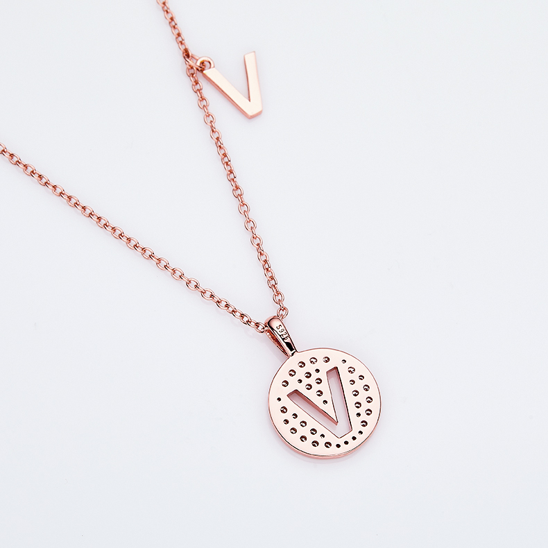 One Of The 26 Letters, V, Set With Top-quality Moissanite, Luxurious And Fashionable Light Luxury Trend Jewelry, Silver Necklace Pendant S925 Silver Electroplated Rose Gold - Jewelry & Watches