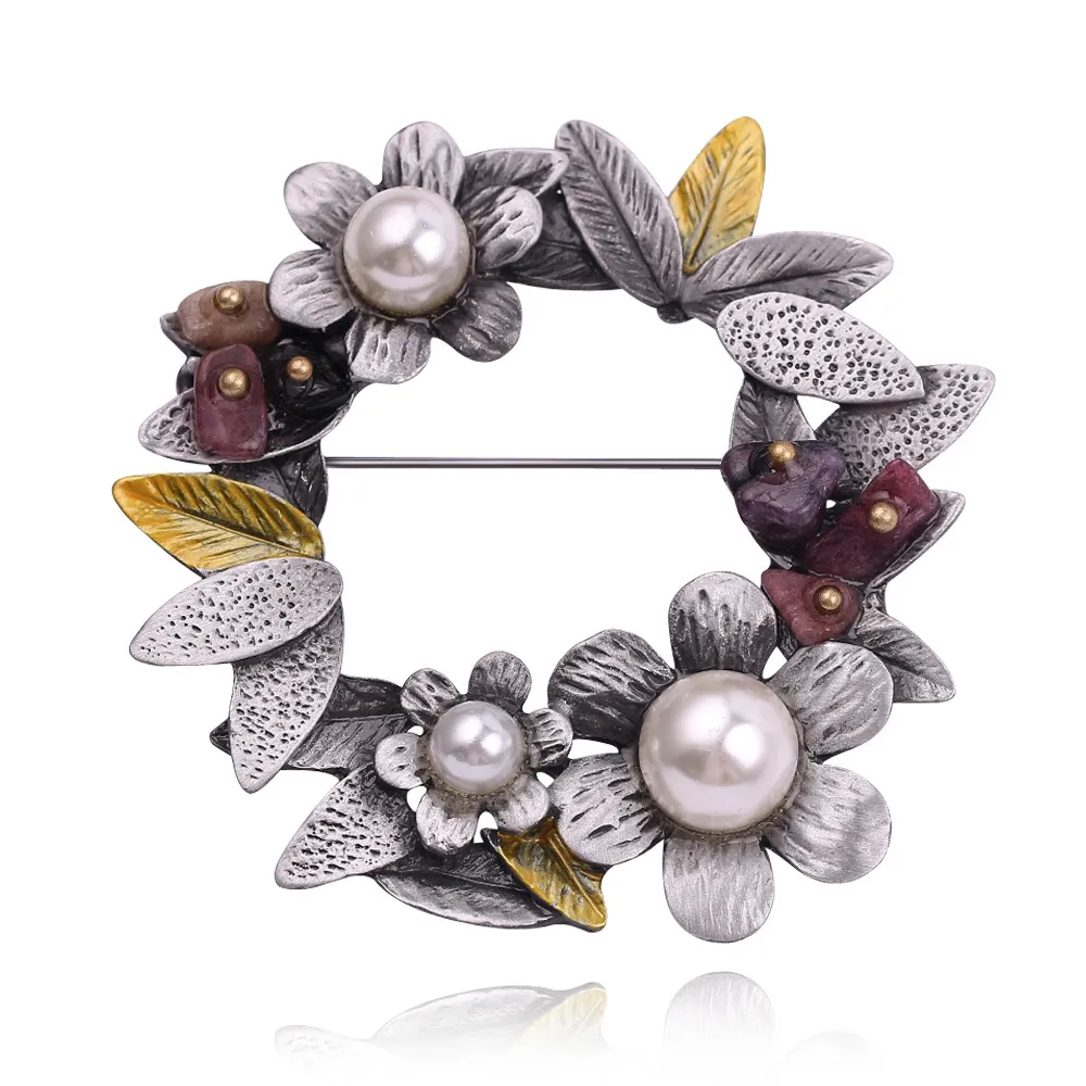 Classic Vintage Pearl Wreath Brooch - 1Pc