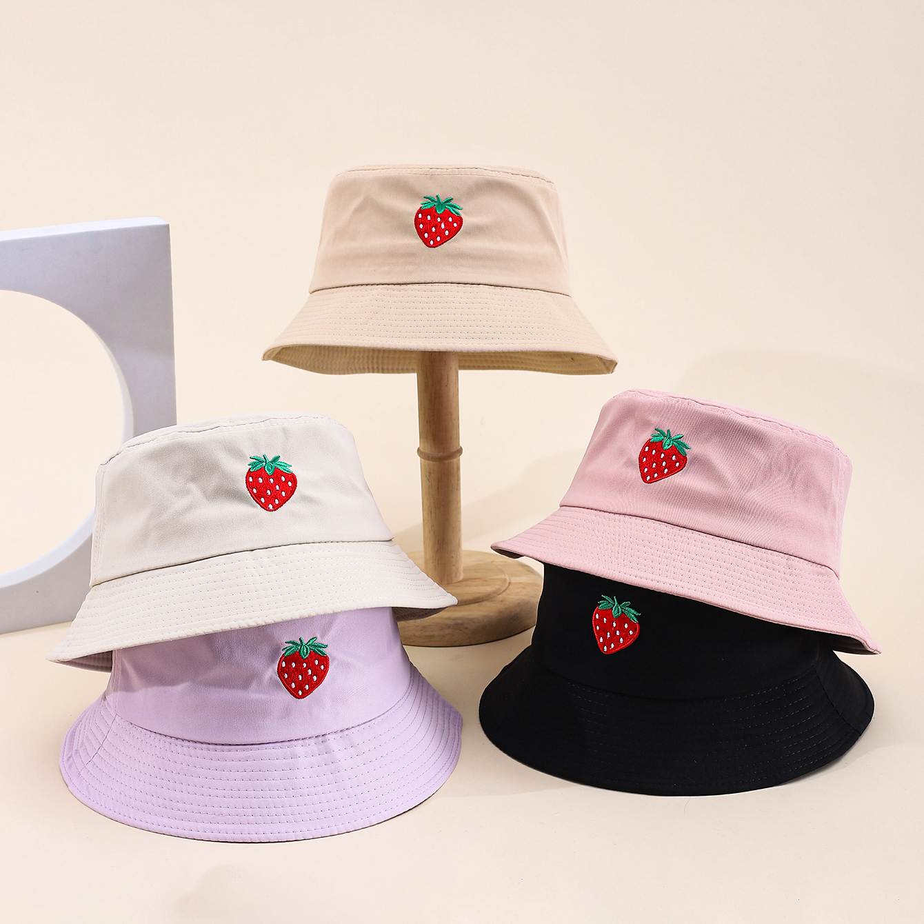 Solid-color Embroidered Strawberry Adjustable Minimalist And Versatile Wide-brimmed Fisherman Hat Suitable For Daily Shopping, Outings And Traveling