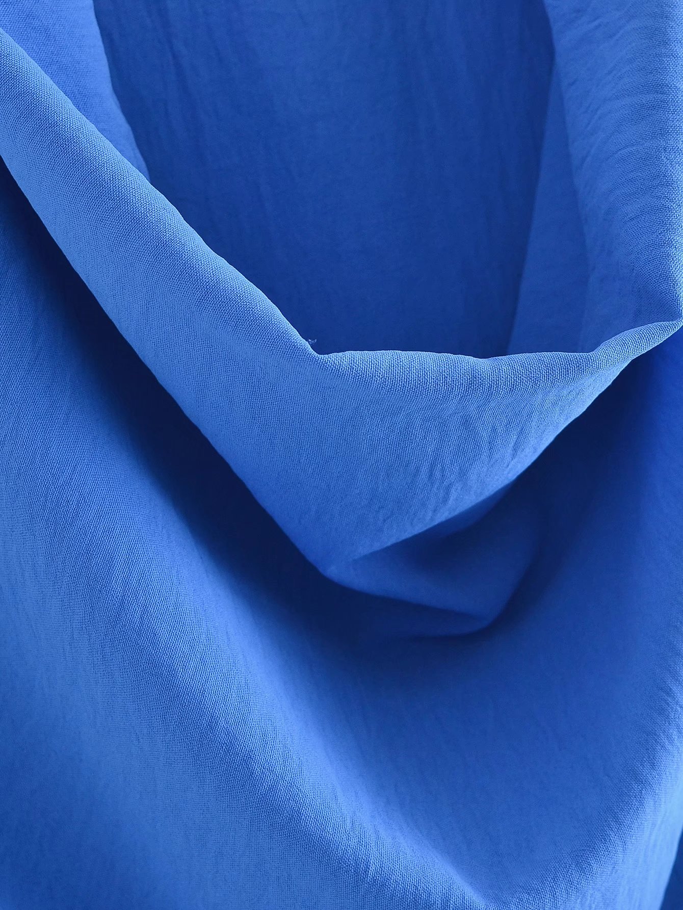 Sleeveless Low Neck Pleated Collar Top Vest