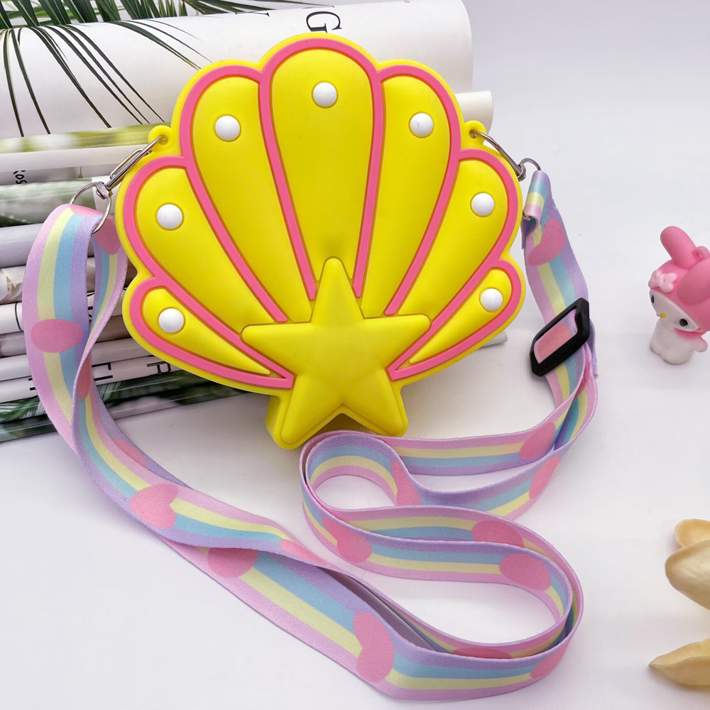 Title 4, Cartoon Cute Shell Silicone Bag