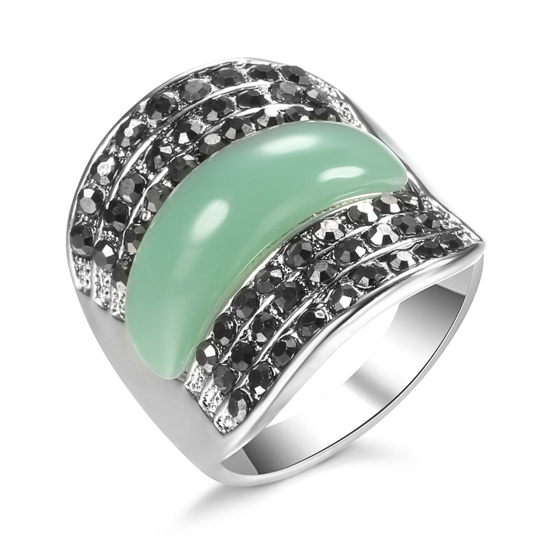 Fashion Ladies Bohemian Style Emerald Arch Ring