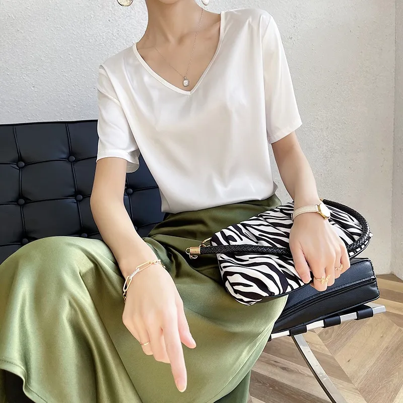 Short Sleeve Loose V-neck Satin Bottoming Solid Color Inner Wear Suit Top - Ivory White