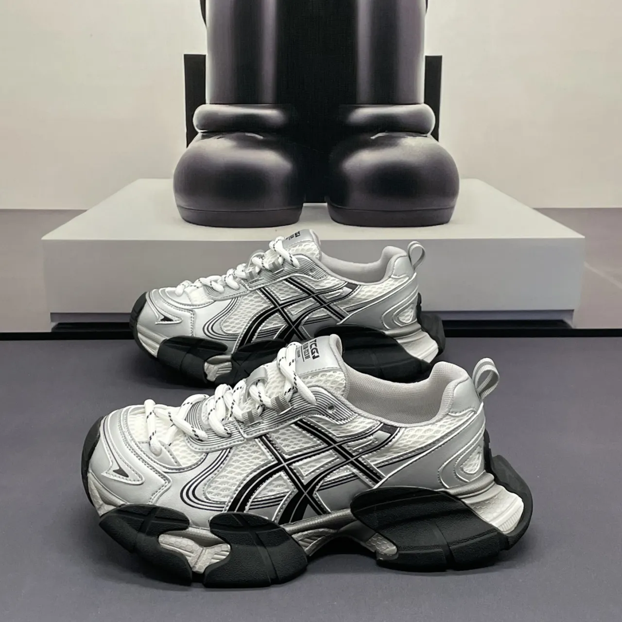 Men's 2026 New Mesh Ultra-light Round Toe