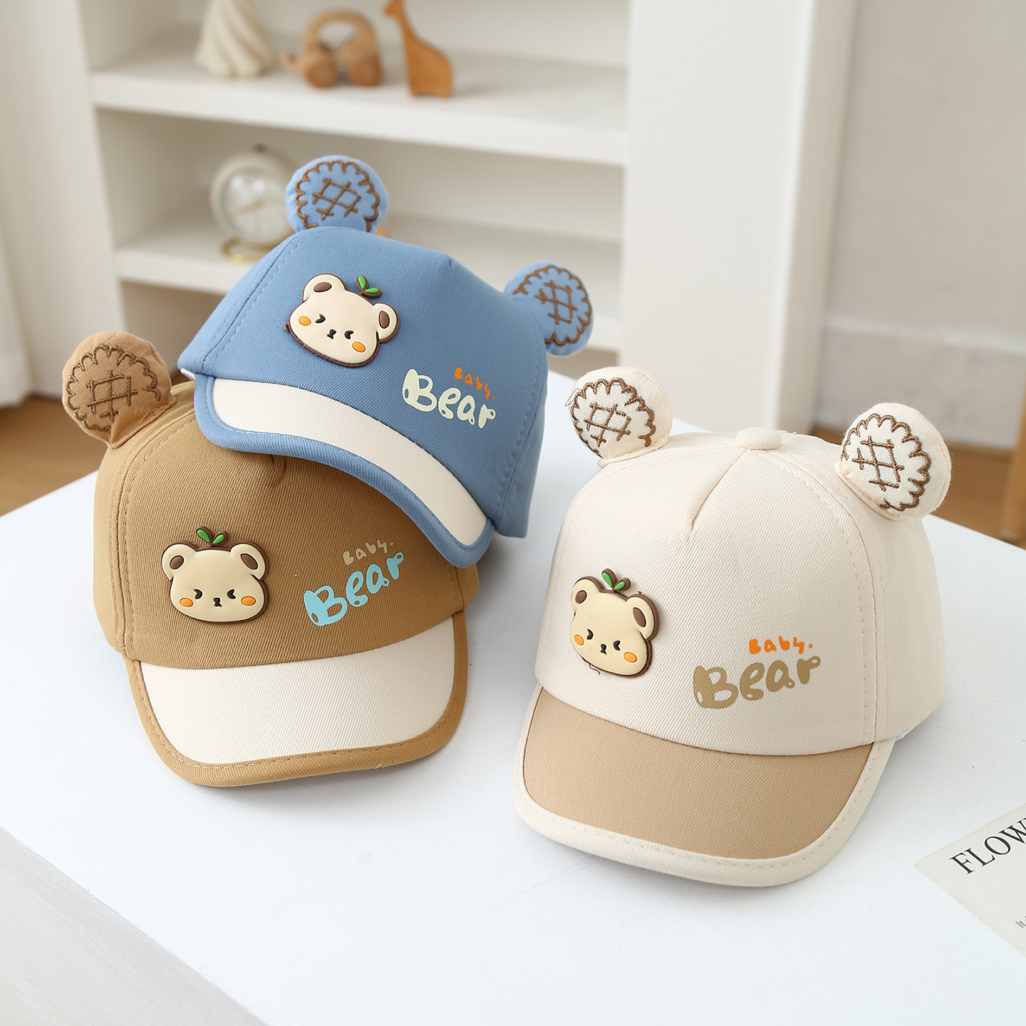 Boy And Girl Baseball Caps With Visors, Suitable For 3-18 Month Old Infants And Babies. Colorful Caps Featuring An Apple And Bear Design. Perfect For Daily Outdoor Use.