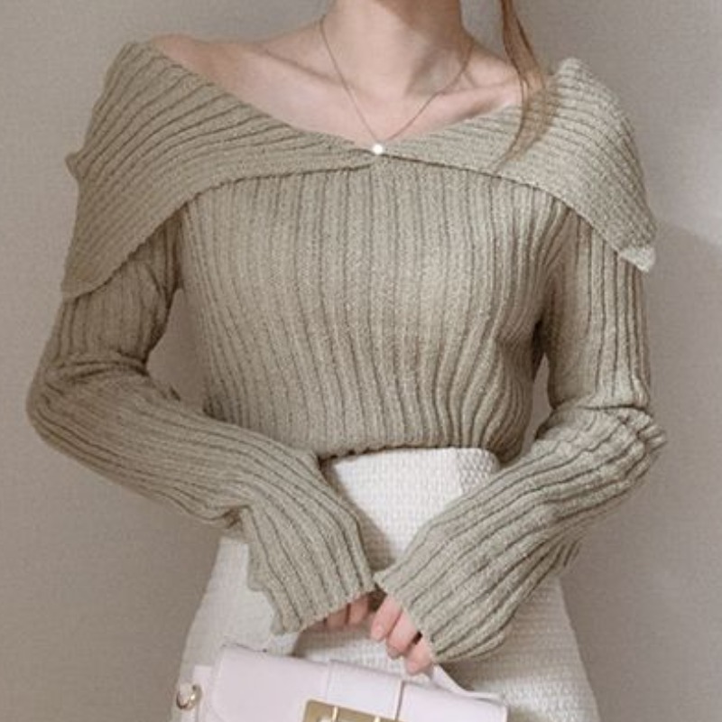 Women's Niche V-neck Off-shoulder Slim Pullover Knitted Top