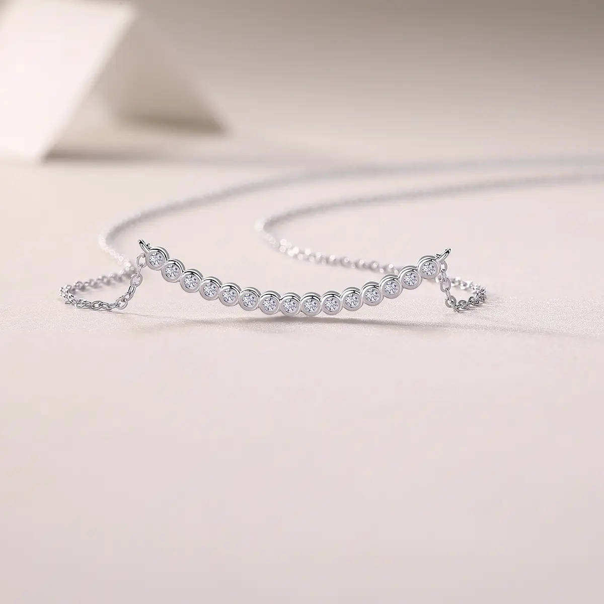 1Floating World - Fashionable And Luxurious Diamond Jewelry Pendant Set With Moissanite S925 Sterling Silver And Platinum-plated Prohibit Tk Sales