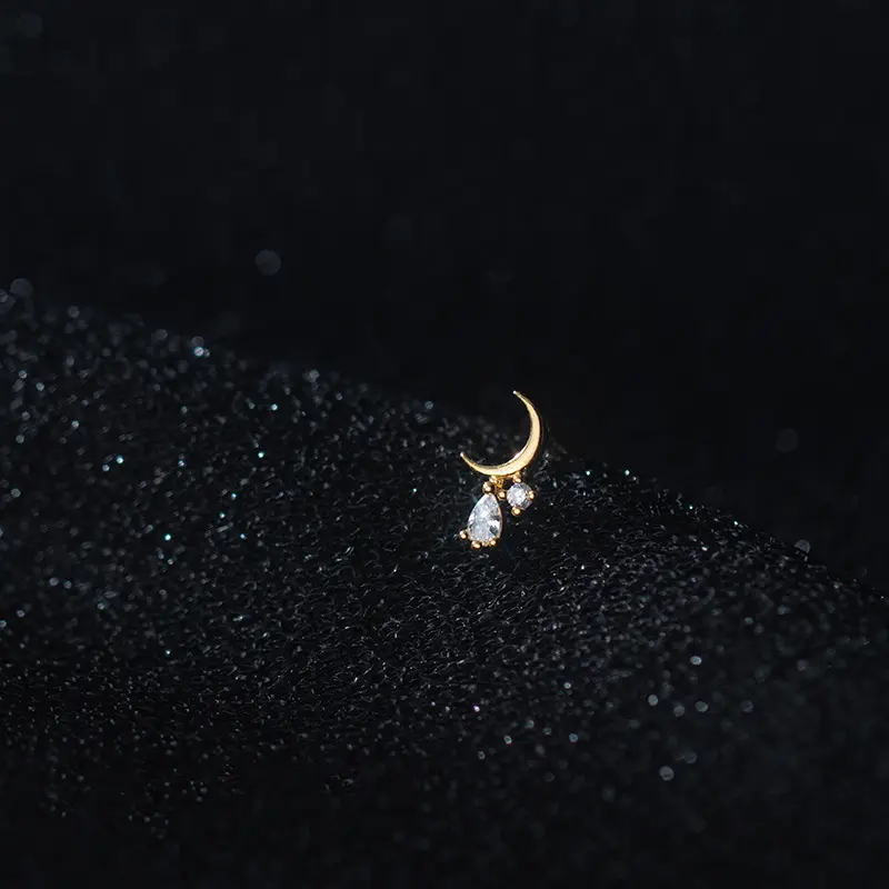 Simple Fashion Diamond Stud Earrings