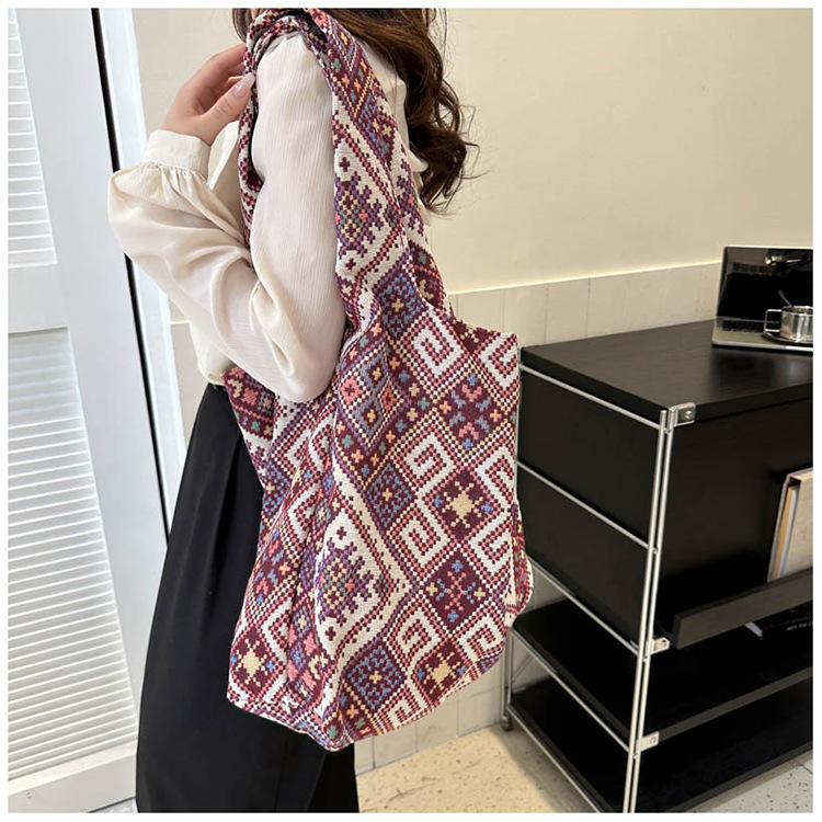 Title 9, Versatile Large Capacity Fashion Shoulder Bag