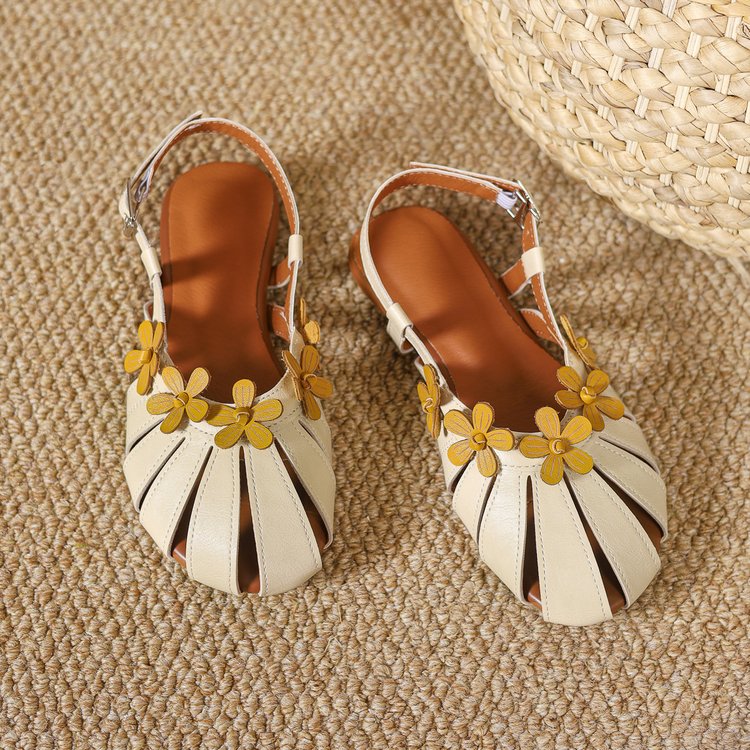Floral Hollow Round Toe Sandals